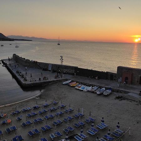 Casa Vacanze Tramonto Alla Marina Cefalu Bagian luar foto