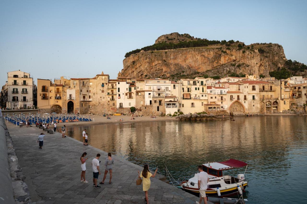 Casa Vacanze Tramonto Alla Marina Cefalu Bagian luar foto