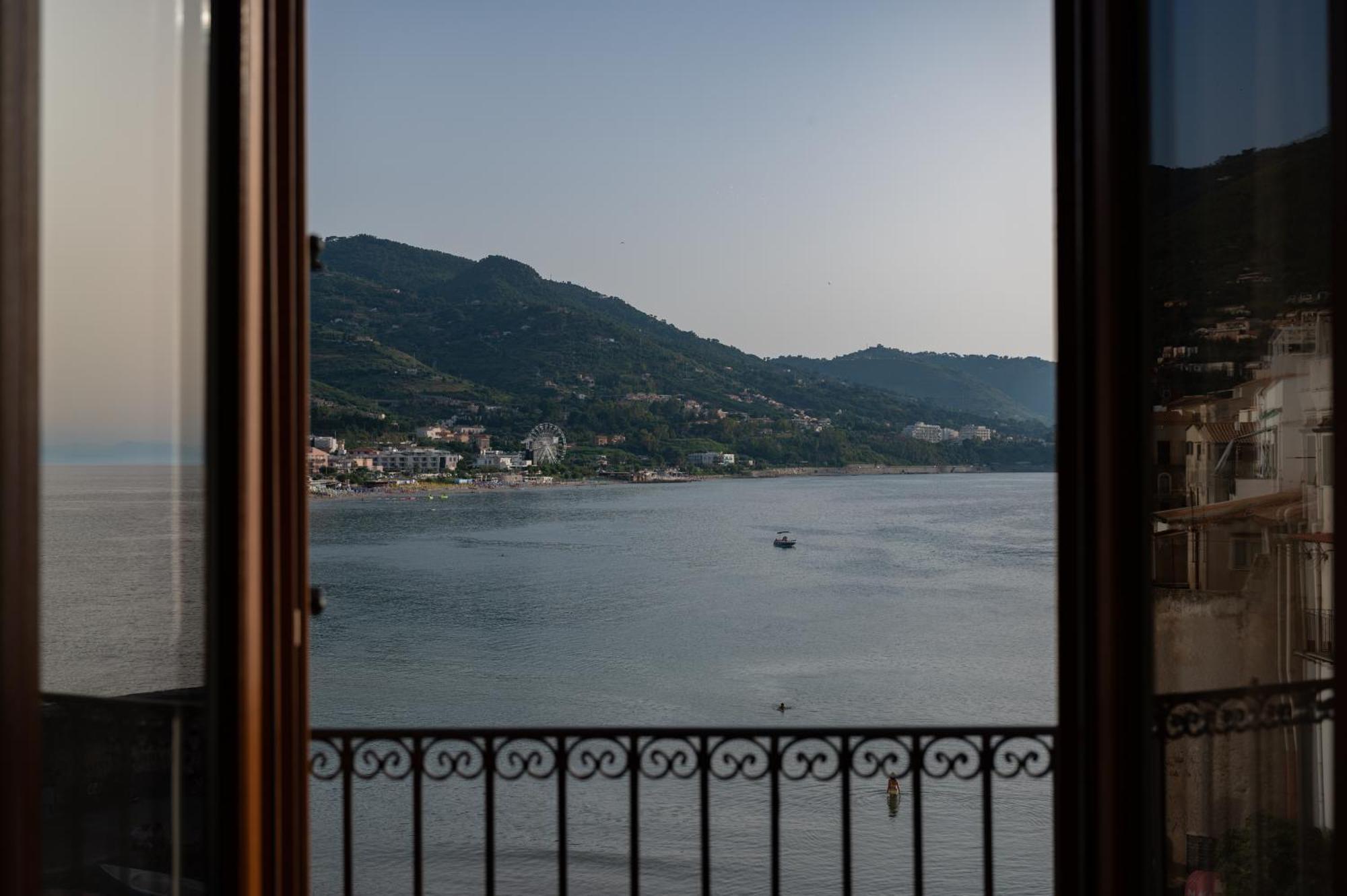 Casa Vacanze Tramonto Alla Marina Cefalu Bagian luar foto