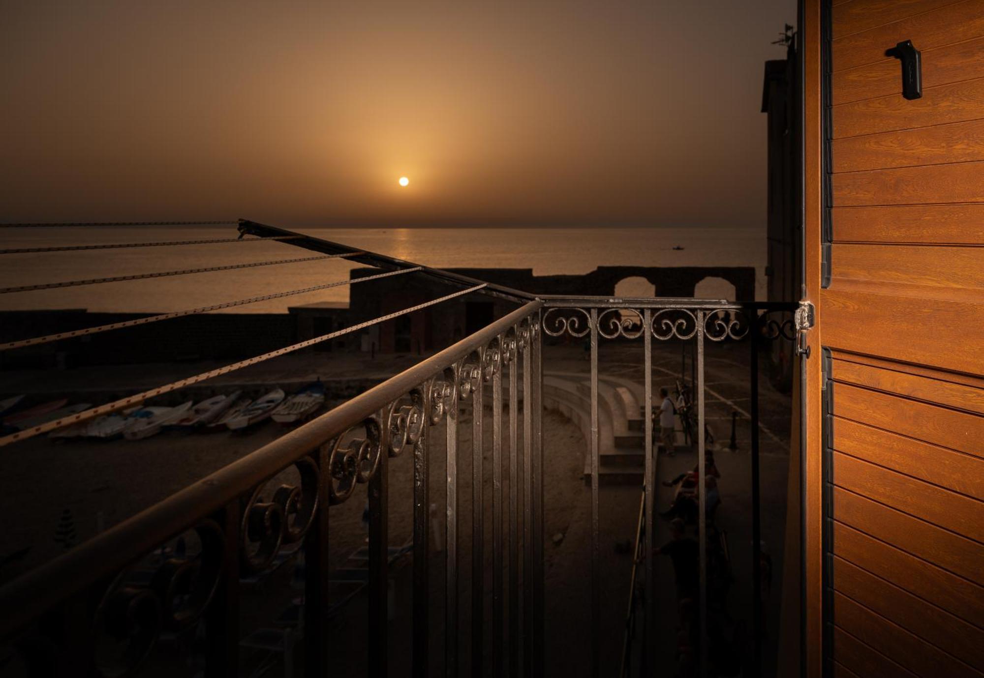 Casa Vacanze Tramonto Alla Marina Cefalu Bagian luar foto