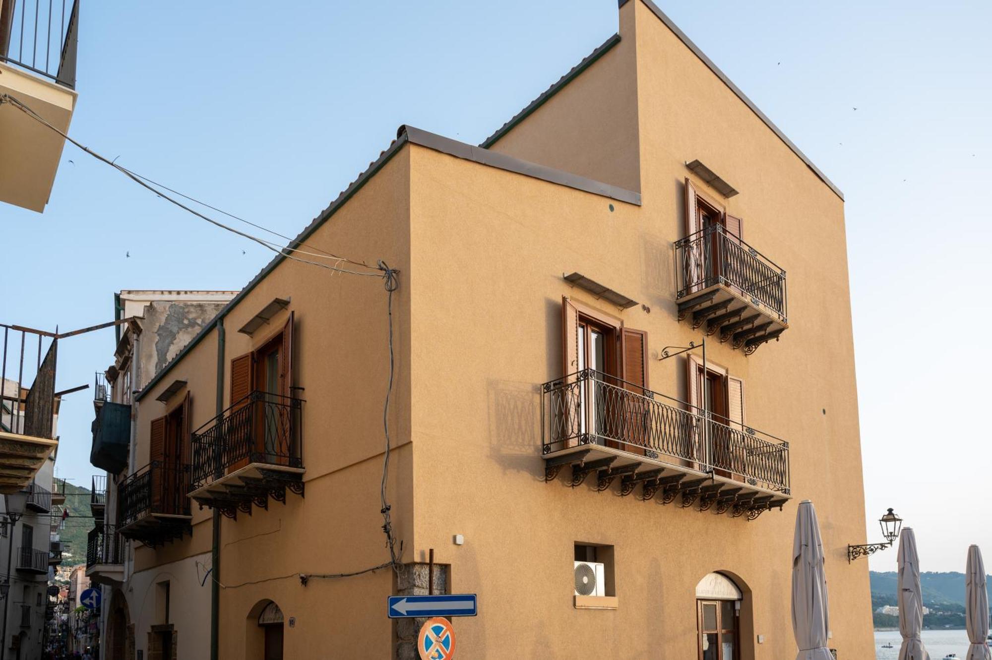 Casa Vacanze Tramonto Alla Marina Cefalu Bagian luar foto
