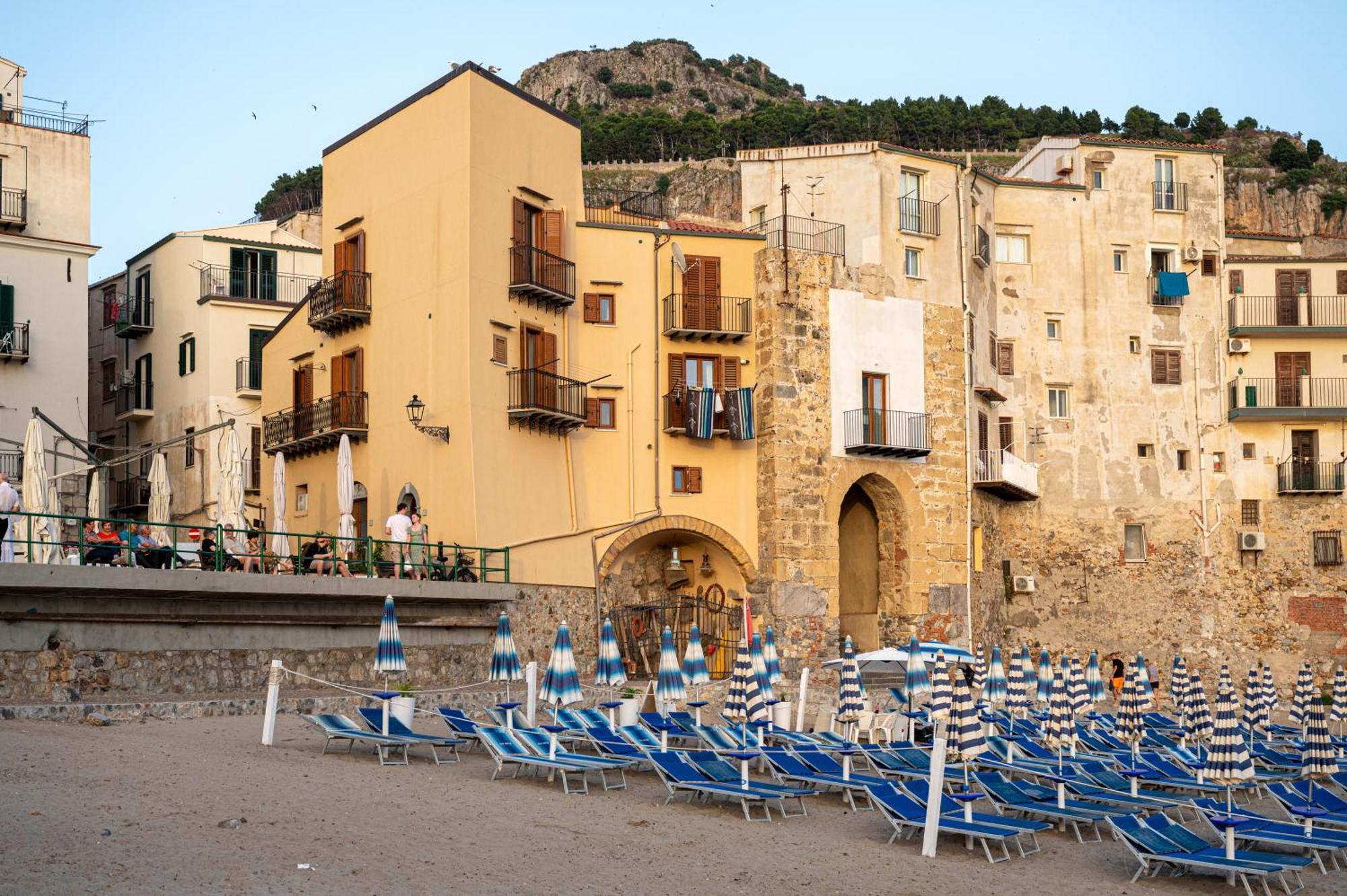 Casa Vacanze Tramonto Alla Marina Cefalu Bagian luar foto