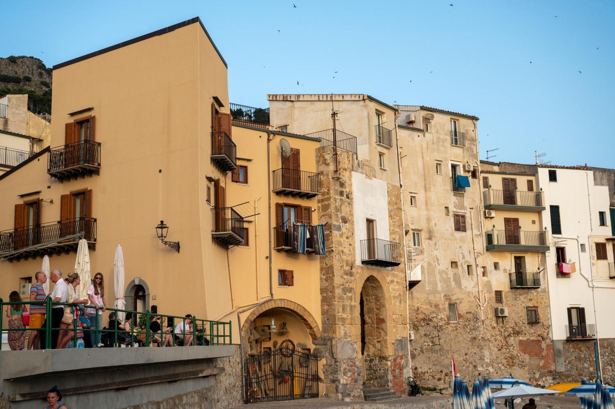 Casa Vacanze Tramonto Alla Marina Cefalu Bagian luar foto