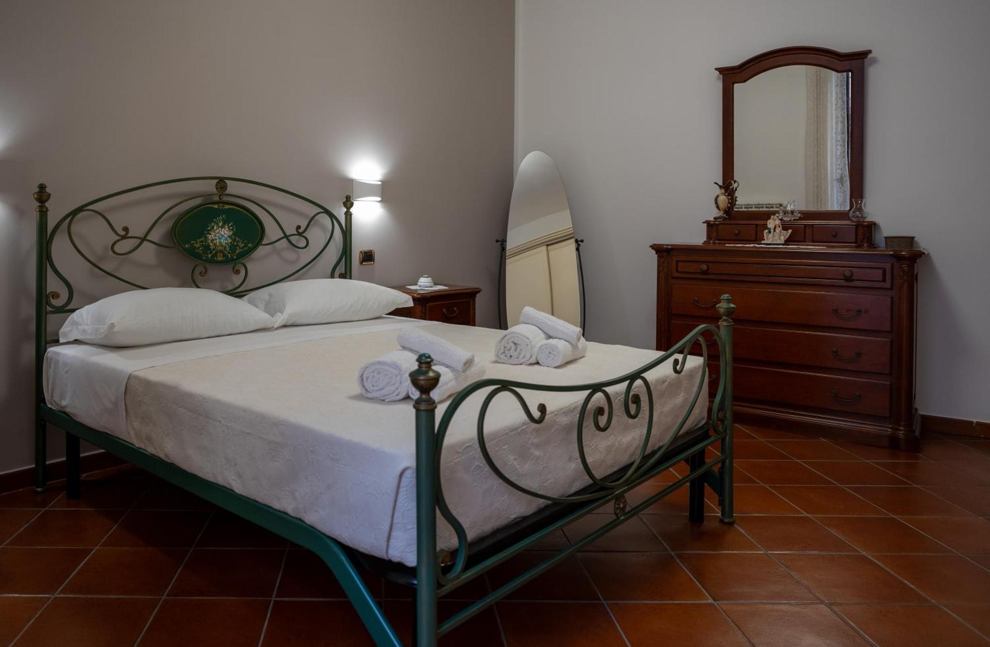 Casa Vacanze Tramonto Alla Marina Cefalu Bagian luar foto
