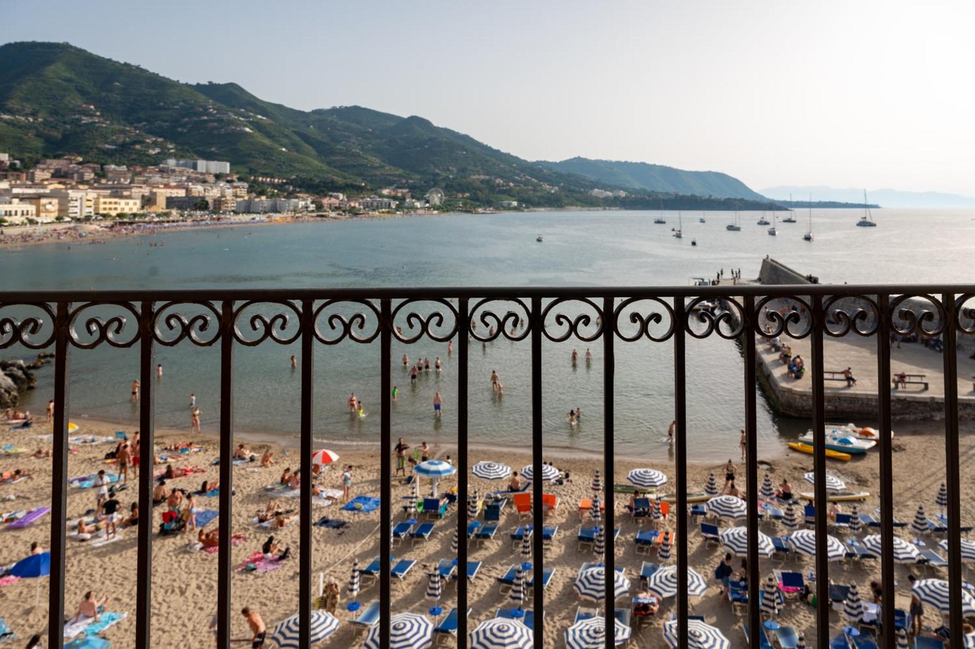 Casa Vacanze Tramonto Alla Marina Cefalu Bagian luar foto