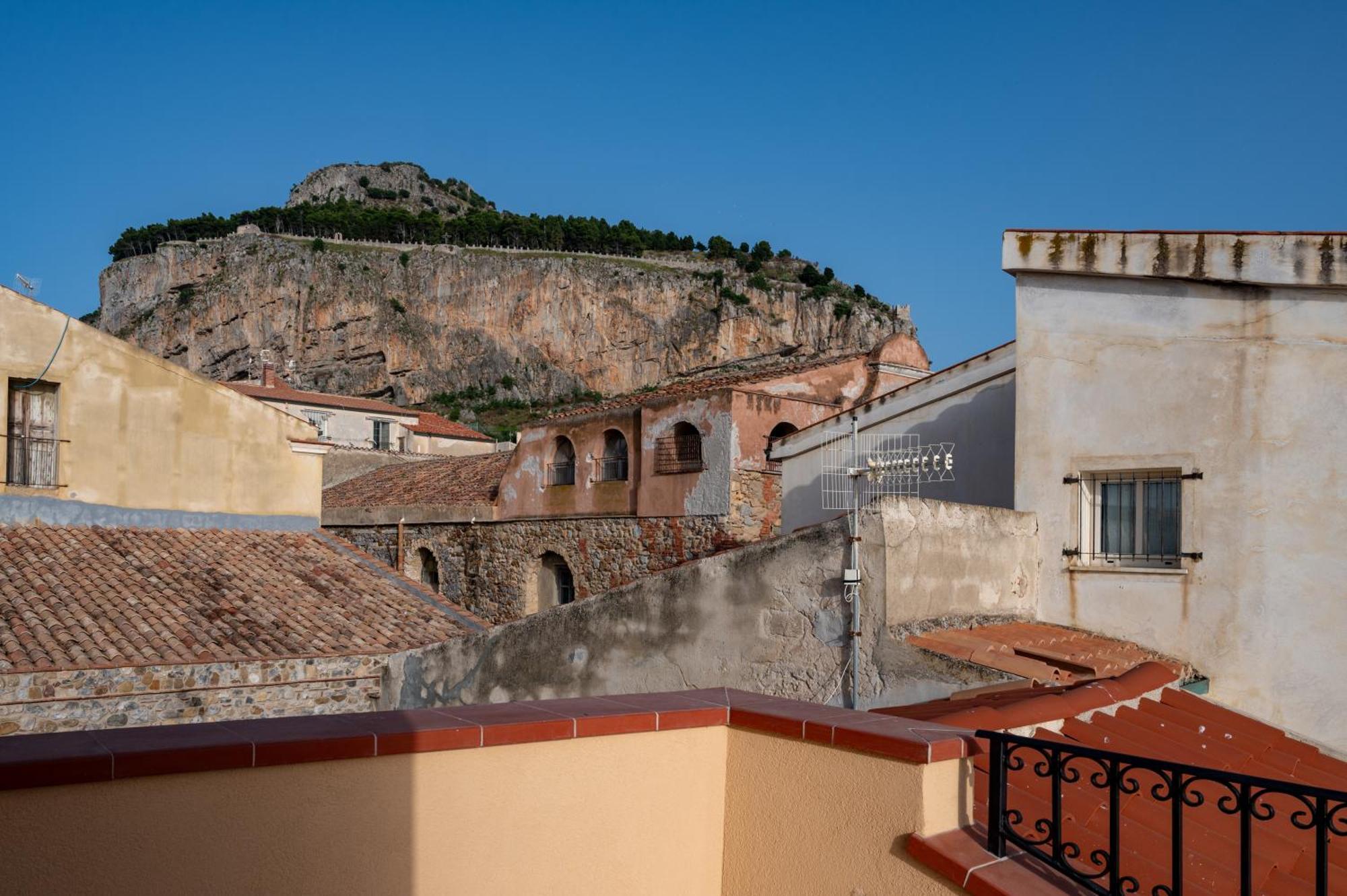 Casa Vacanze Tramonto Alla Marina Cefalu Bagian luar foto