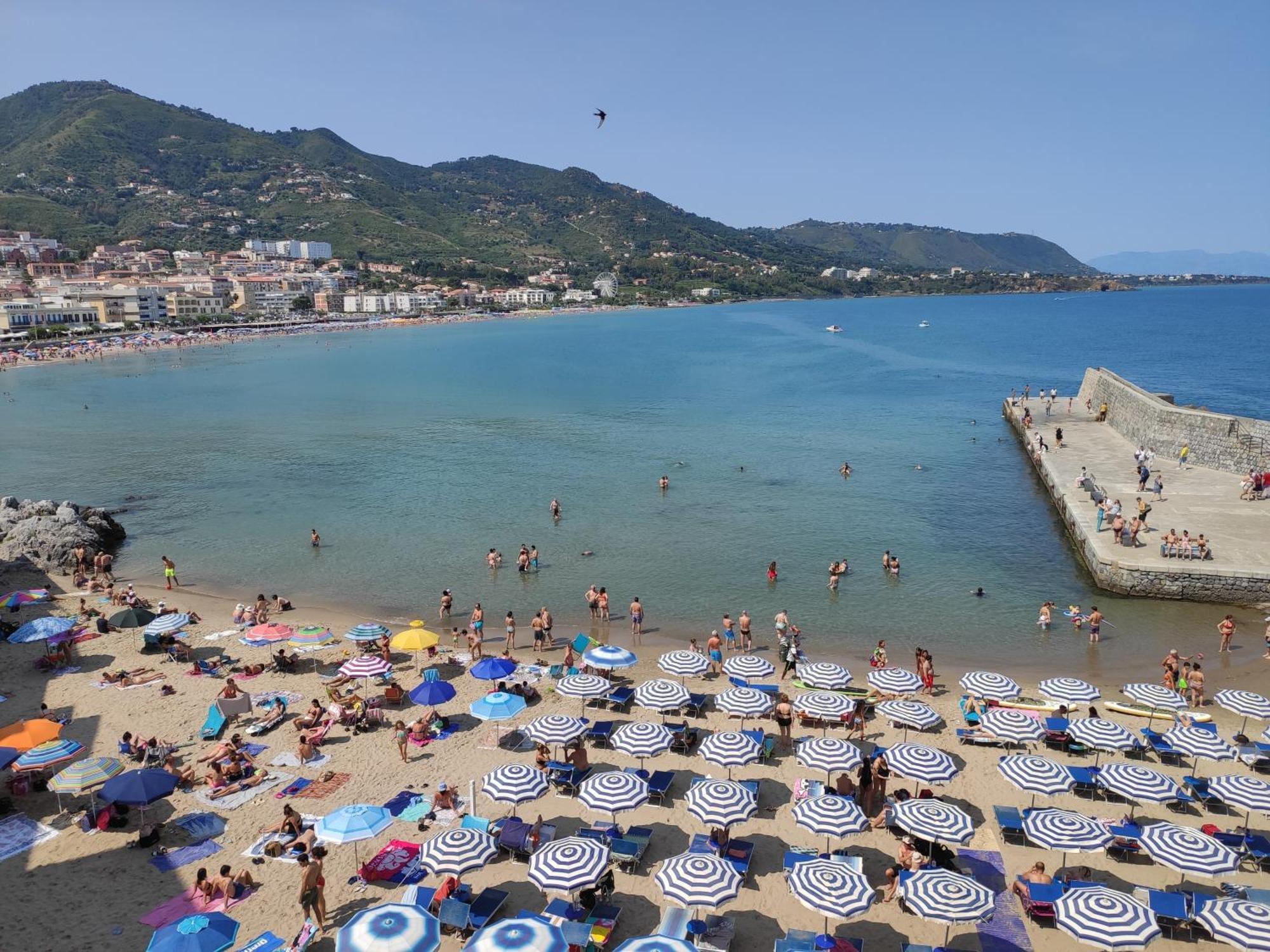 Casa Vacanze Tramonto Alla Marina Cefalu Bagian luar foto
