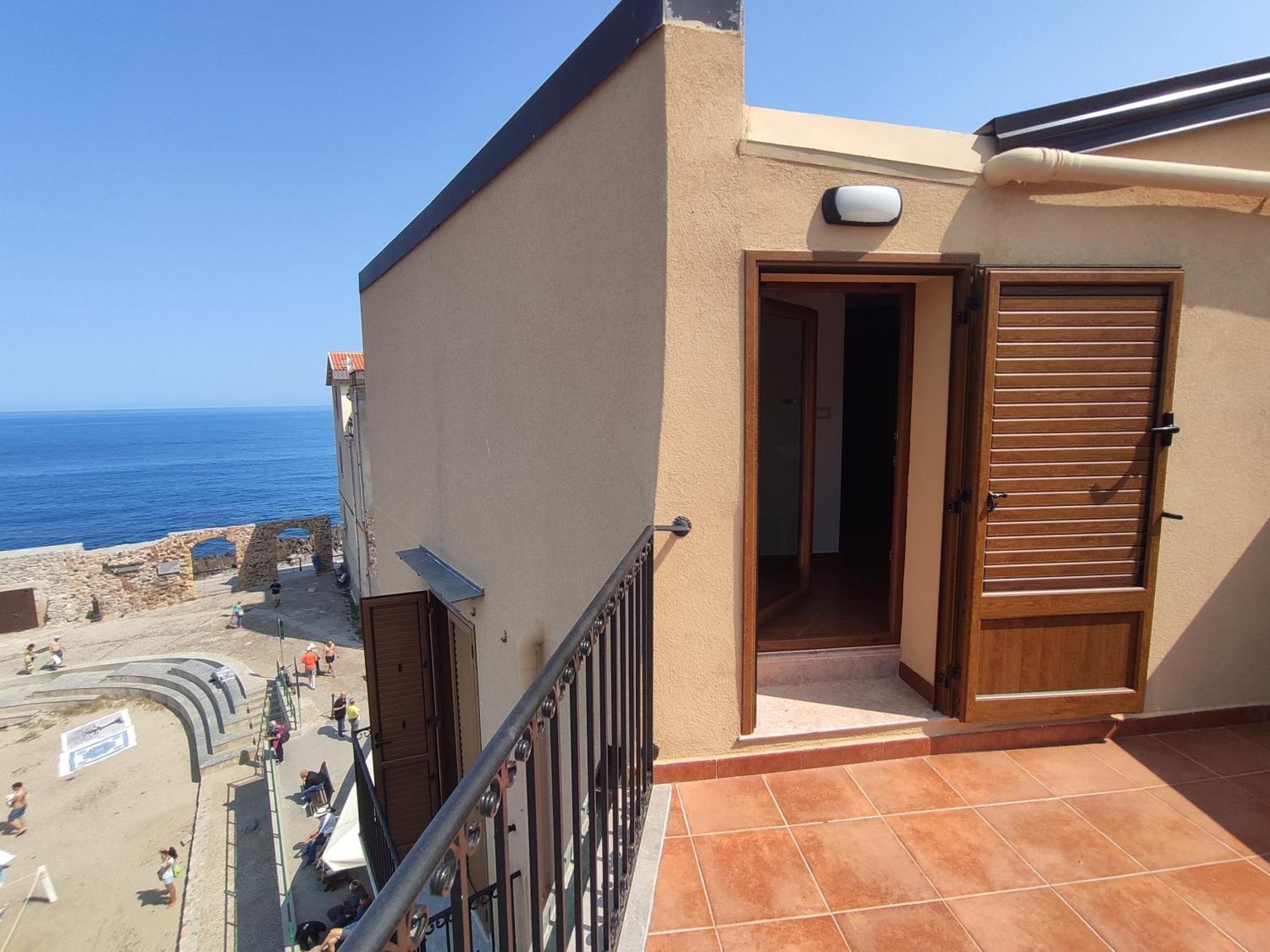 Casa Vacanze Tramonto Alla Marina Cefalu Bagian luar foto